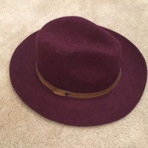 Felt hat 100% wool.